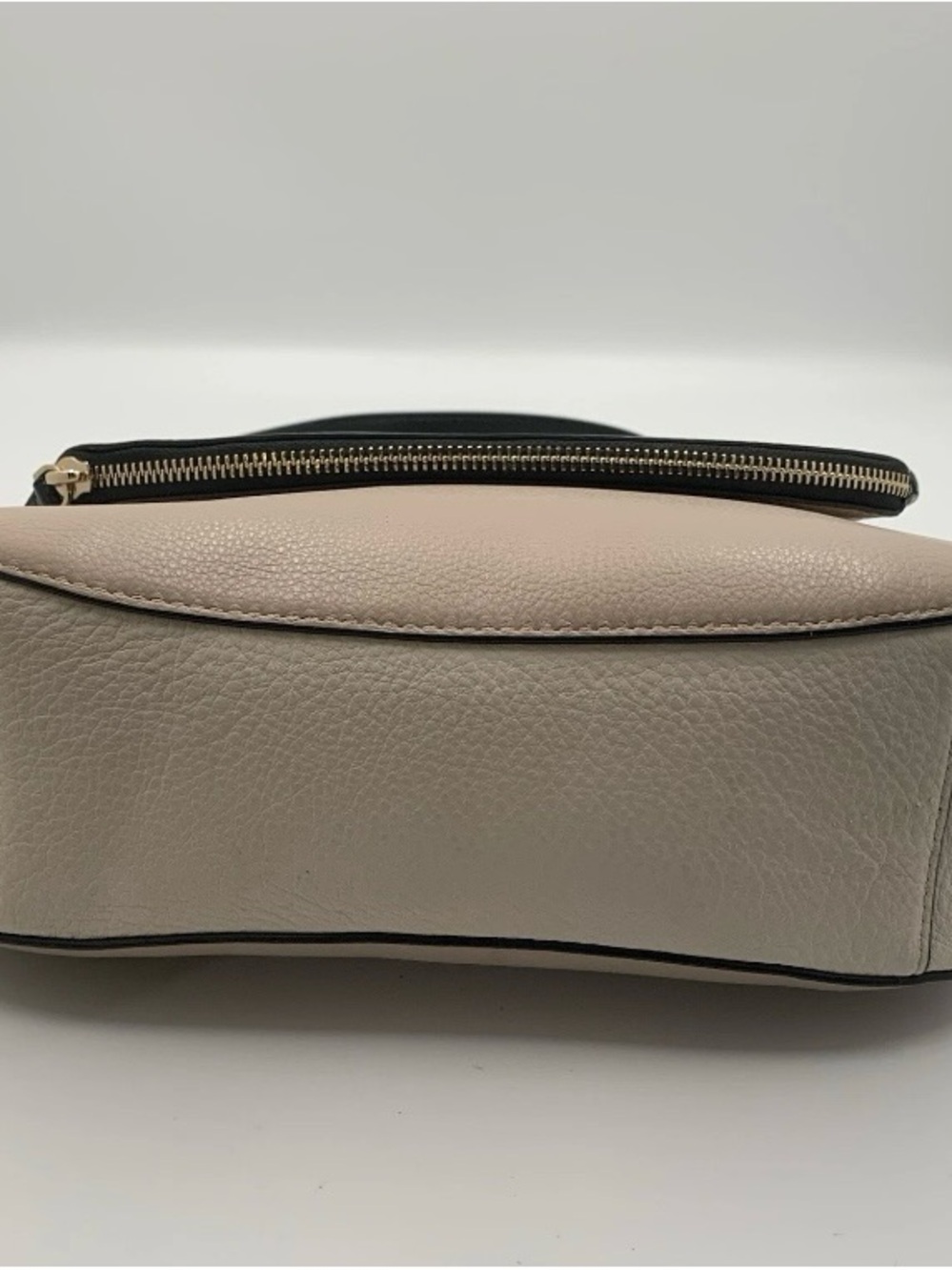 kate spade Devin Pebbled Leather Shoulder Bag in Tan/Cream with Black Trim - Picture 7 of 12